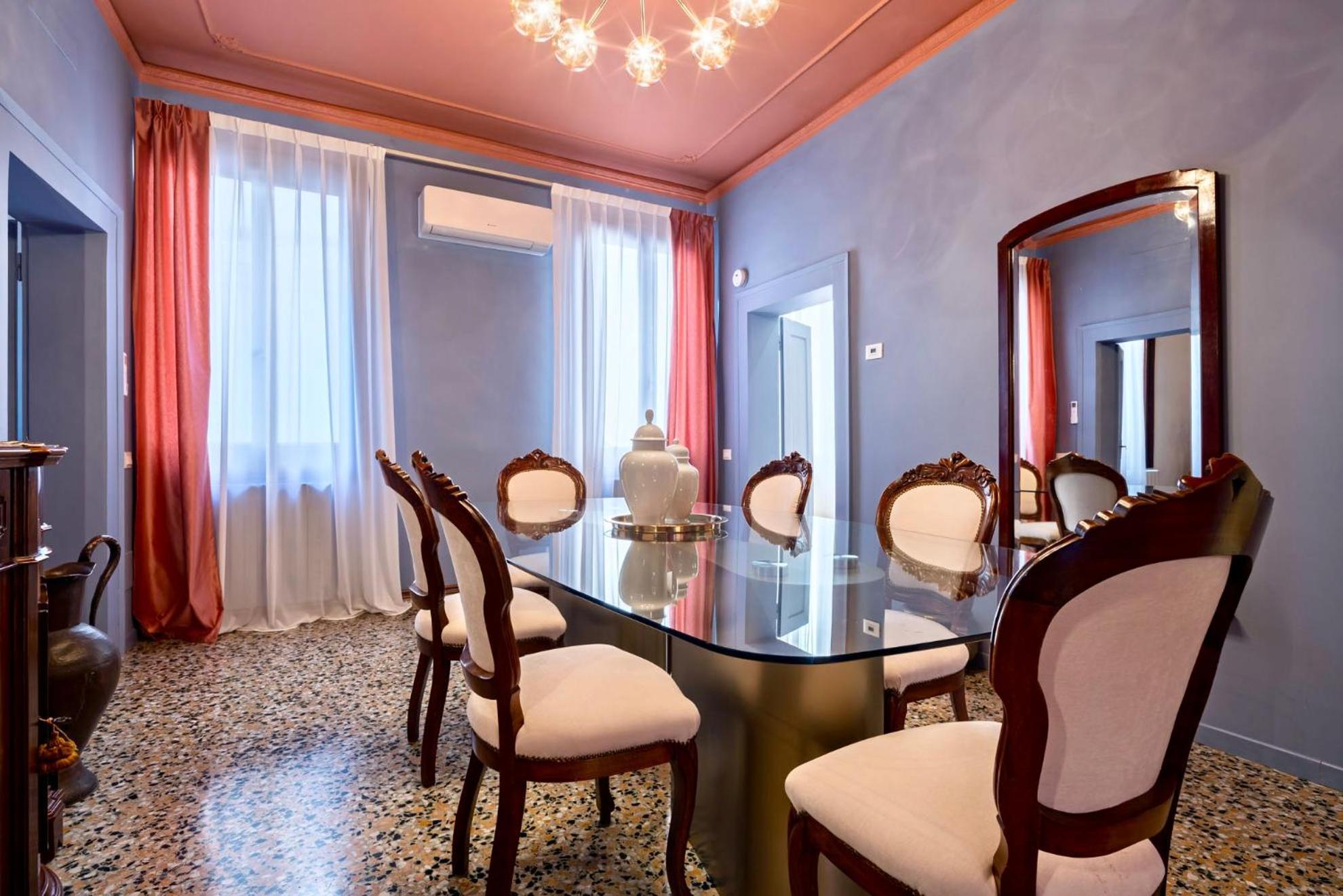 The Arsenal Large Appartement Venise